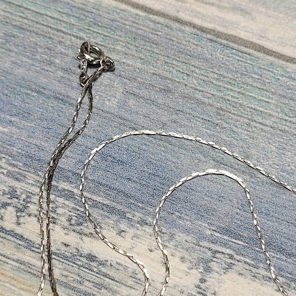 💚 Green Heart Necklace. - Picture 10 of 11